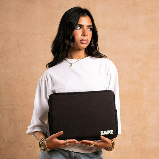 BLACK BASIC LAPTOP SLEEVE
